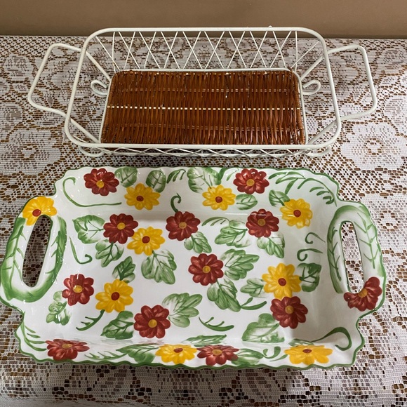 Temptations by Tara. Floral embroidery. 16 x 9 x 3”Presentable tableware. - Picture 3 of 8